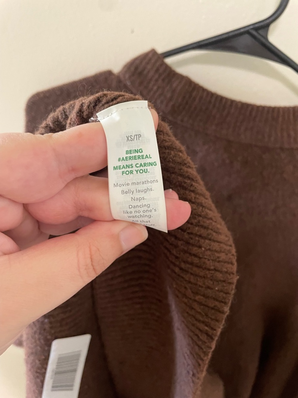✨Women’s Aeries Sweater Size XS - Picture 7 of 7